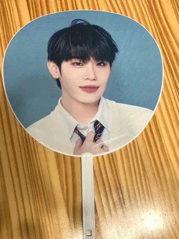 제베원 zb1 김태래 부채