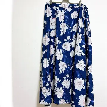 플레어 롱 스커트 네이비 꽃무늬