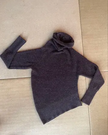 COS 터틀넥 스웨터