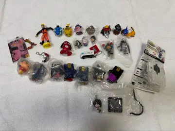 캐릭터 굿즈 세트입니다.