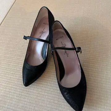 긴자 카네마츠 블랙 펌프스