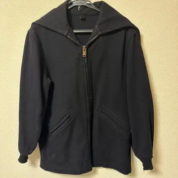 블랙 후드 부착 자켓 세일러