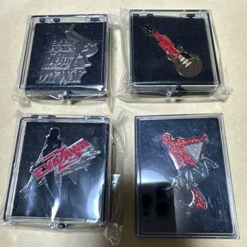 야자와 에이요시 핀 배지 4개 세트