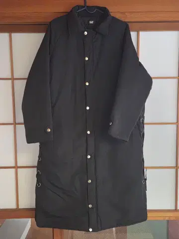 NieR 블랙 다운 자켓