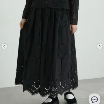 이번 시즌 TSUHARU 사만사 모스모스 컷워크 자수 밑단 스칼럽 스커트