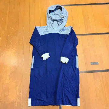 Merci beaucoup 후드 부착 네이비 그레이 긴팔 원피스