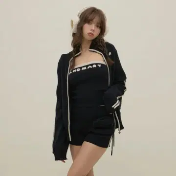 andmary Zoe full zip set up