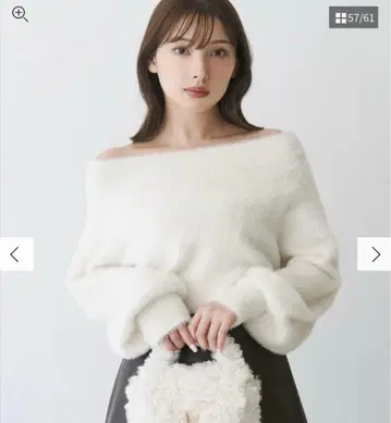 머큐리 듀오 미니 샤기 오프숄더 니트