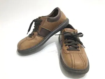 브라운 가죽 스니커즈