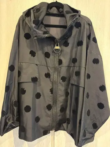 피그 지퍼 도트 무늬 후드 부착 점퍼