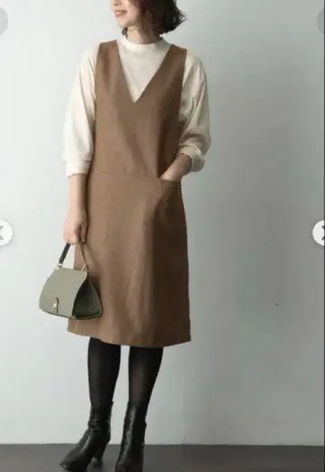 어반리서치 로쏘 트위드 V넥 점퍼 원피스