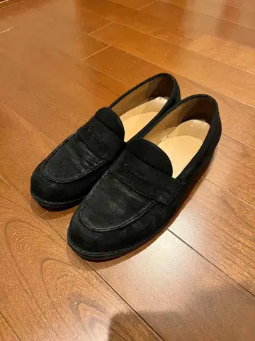 블랙 스웨이드 로퍼 슬립온