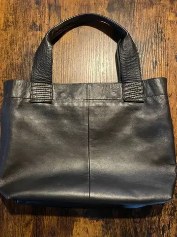 할메시 가죽 경량 토트백 M 사이즈 블랙