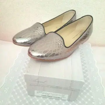 미사용 레이디랙루카 플랫슈즈 24cm