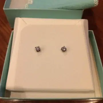 새상품 스터드 귀걸이 큐빅 지르코니아