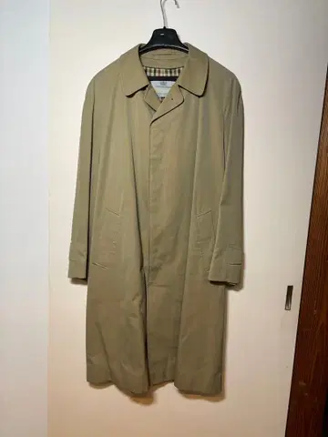 Aquascutum 베이지 스텐카라 코트