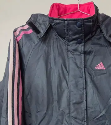 아디다스 후드 부착 롱 다운 자켓 네이비/핑크