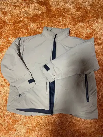 베이지 다운 자켓 L 사이즈 상당