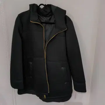 후드 부착 블랙 후드티