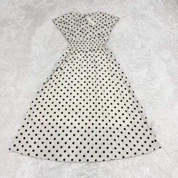 RESEXXY 리젝시 슬리브리스 원피스 도트 무늬