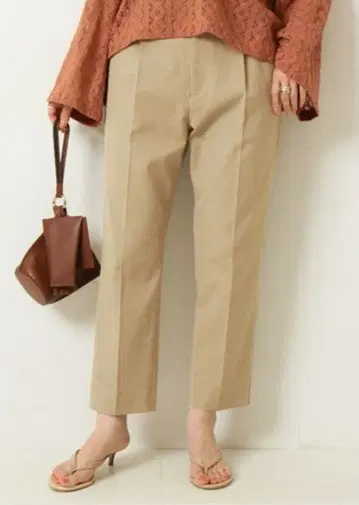 Spick & Span 베이지 울폴리 슬랙스 테이퍼드