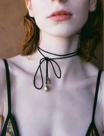 SYKIA 펄 코드 초커 / 골드