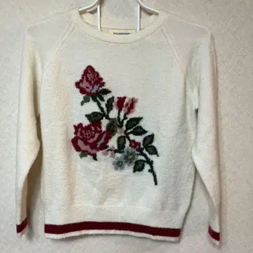 꽃무늬 자수 아이보리 긴팔 스웨터
