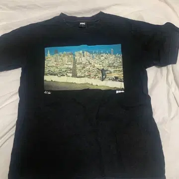 FTC 블랙 T셔츠 도시 풍경 스케이터