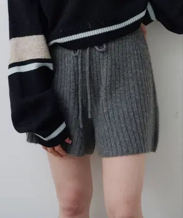리브 니트 숏팬츠 카스타네