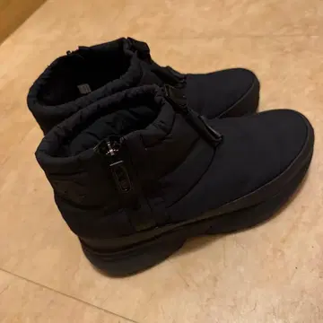 컨디션 최상 DESCENTE 스노우 부츠 숏 기장 24cm 데상트