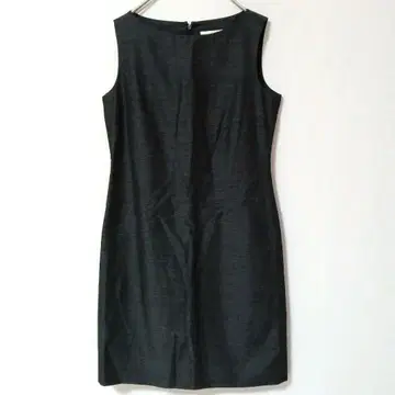 BURNISH 슬리브리스 원피스 무릎 기장 다크 그레이 심플