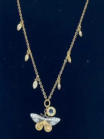 스와로브스키 나비 모티브 목걸이