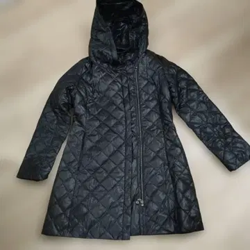 블랙 퀼팅 후드 부착 다운 자켓