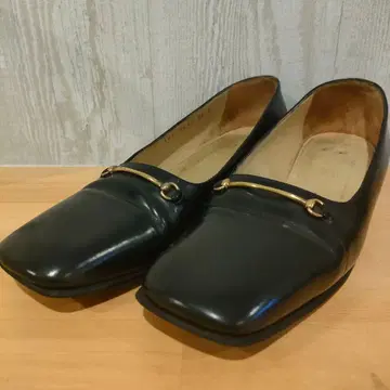 블랙 스퀘어토 3cm 로우힐 신발