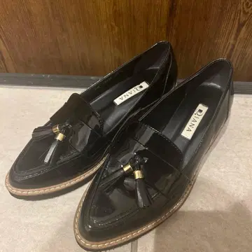 다이애나 블랙 태슬 로퍼