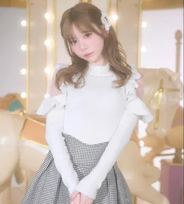 펄 프릴 니트탑