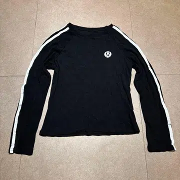 룰루레몬 긴팔t셔츠 사이드 라인 블랙