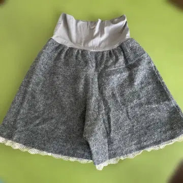 프랑슈리페 그레이 울 혼방 레이스 숏팬츠