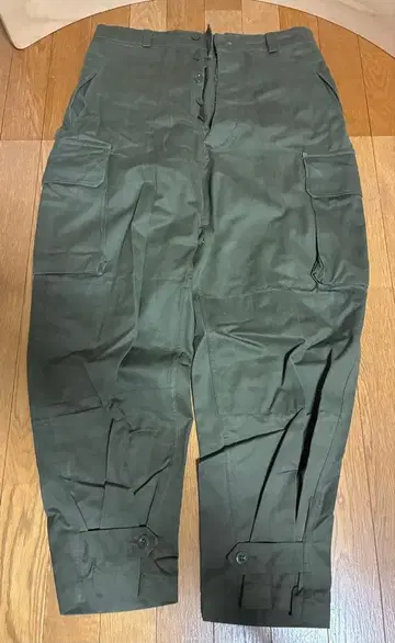 밀리터리 카고 바지/미군 샵/눈에 띄는 흠집이나 얼룩 없음