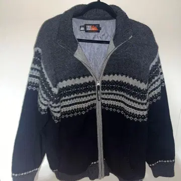 [ FIRSTDAWN ] 노르딕 무늬 플리스 자켓