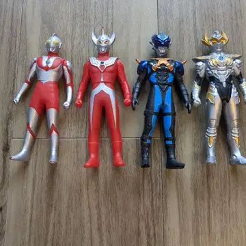 울트라맨 피규어 4체 세트