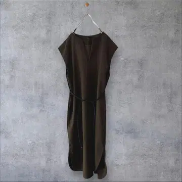 새상품급 어반리서치 로쏘 키넥 벨트 부착 베스트 원피스