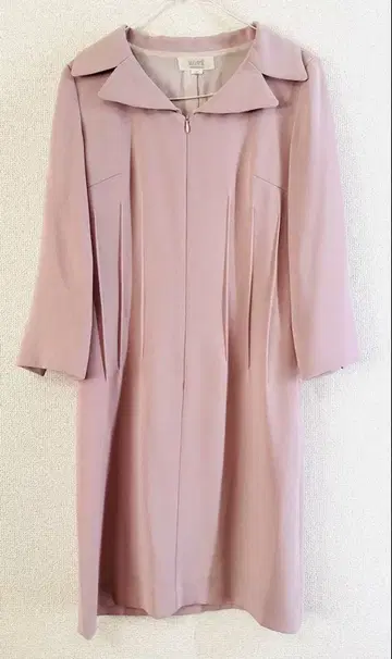 연한 핑크색 집업 원피스