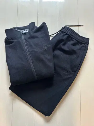 Everyone Reebok 셋업 XL black