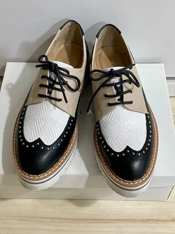 MODE ET JACOMO 모드 에 자코모 통굽 레이스업 스터드 신발