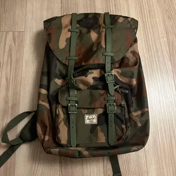 카모플라쥬 백팩