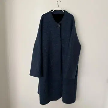 다크 블루 롱 코트 버튼 포함 한국 패션 남색 검정 파랑