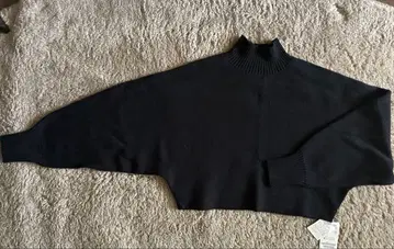 블랙 하이넥 스웨터 오버 사이즈