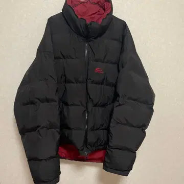 다운 자켓 블랙/빨간색 풀 집업