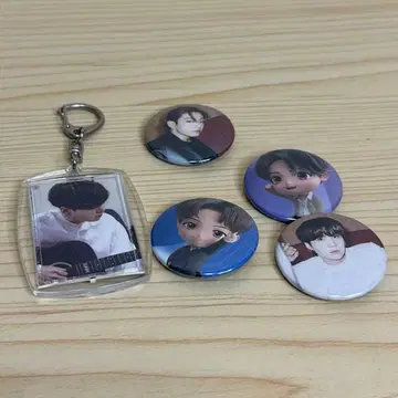 K-POP 사진 포함 키링 및 배지 세트